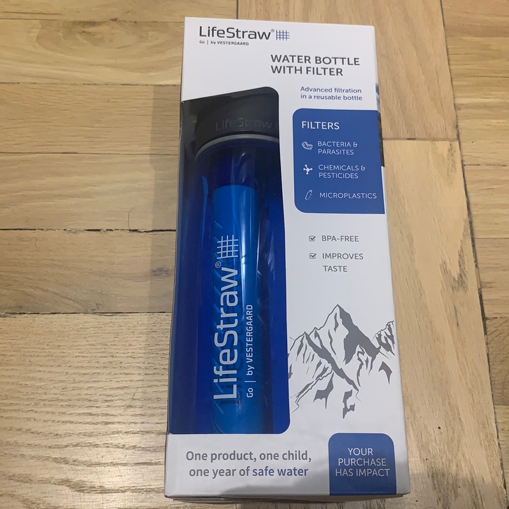 NEW Lifestraw filtering water bottle